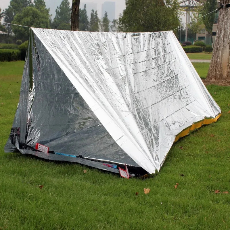 Outdoor Emergency Tent &amp; Survival Blanket – Essential Gear for Adventurers image 1